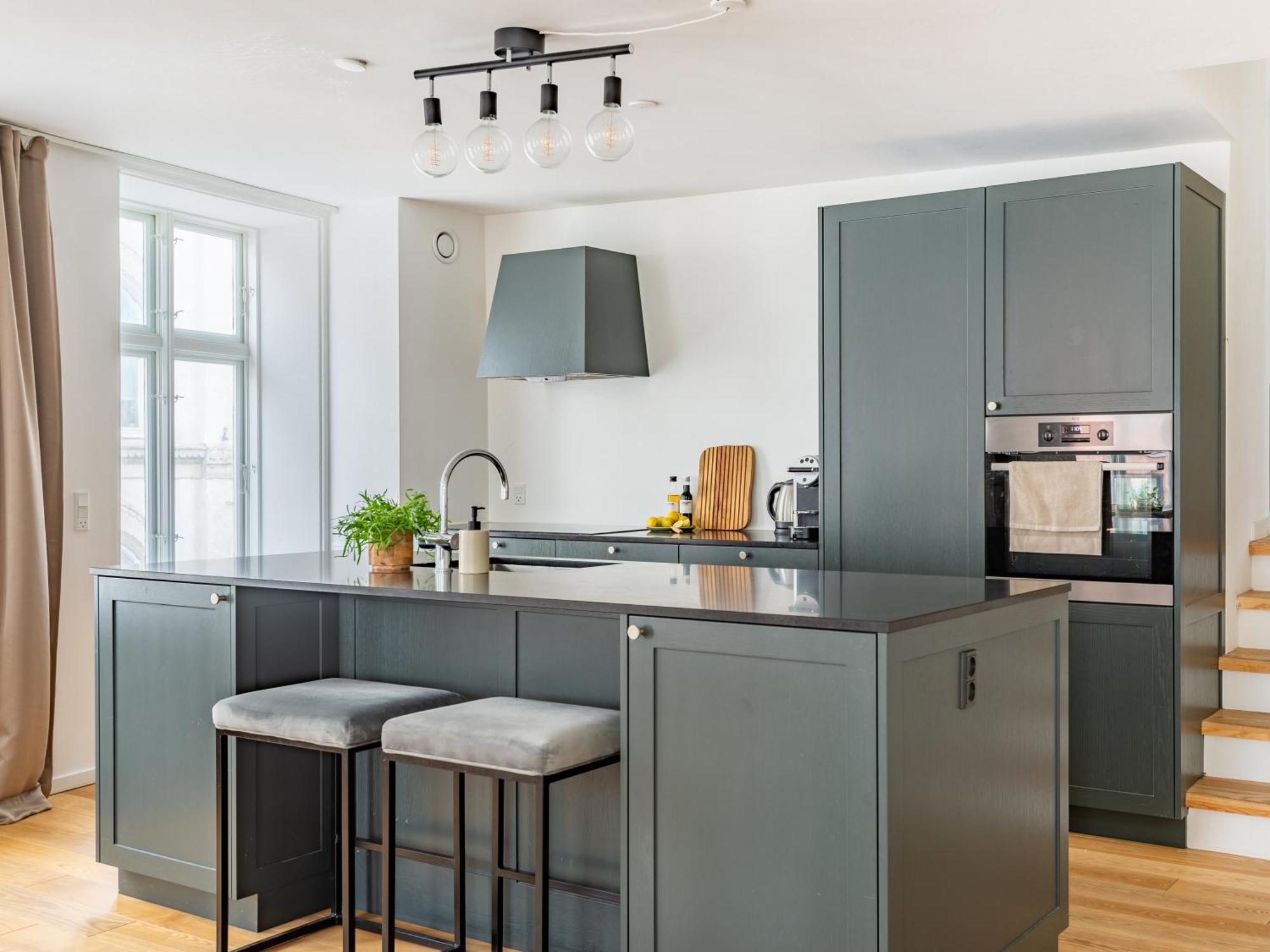 Lejlighed Sanders Regent - Popular Three-bedroom Near Square
