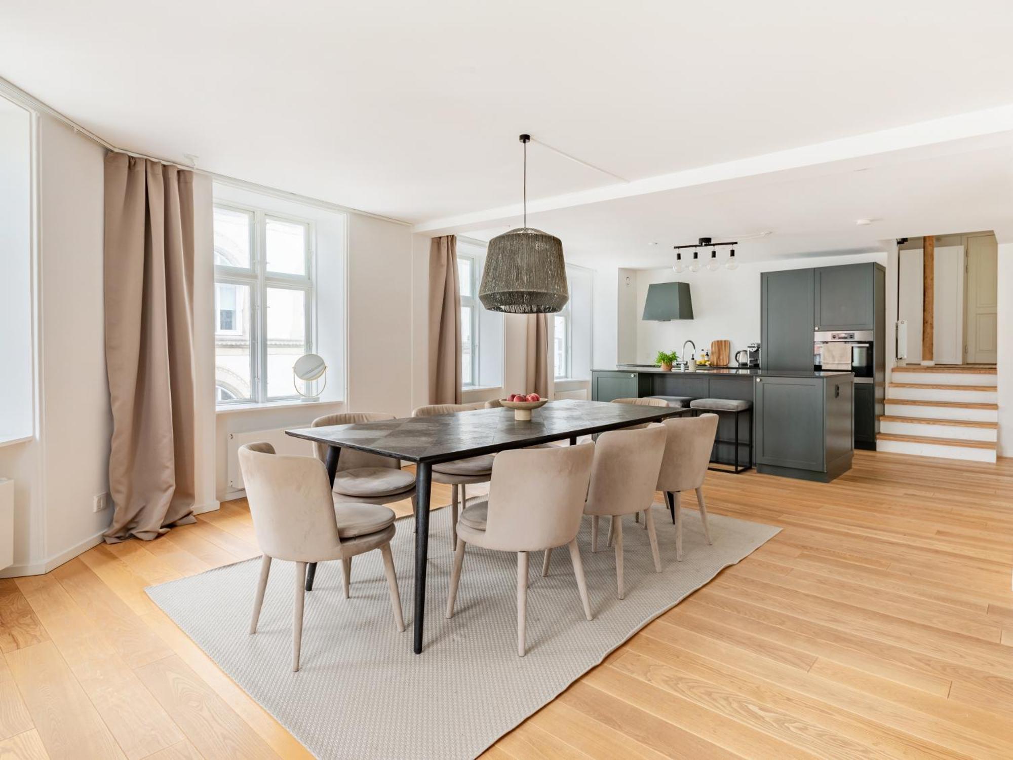 Sanders Regent - Popular Three-bedroom Near Square * København