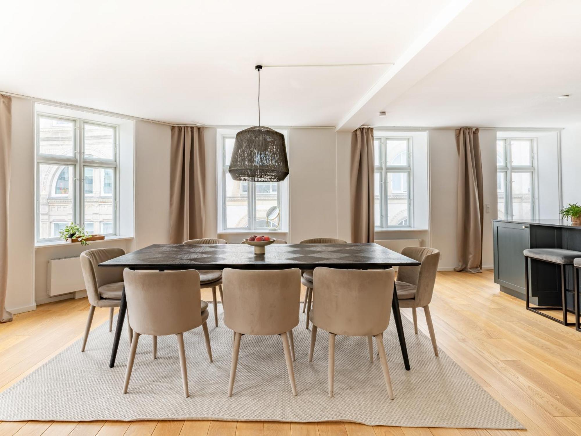Sanders Regent - Popular Three-bedroom Near Square Lejlighed København