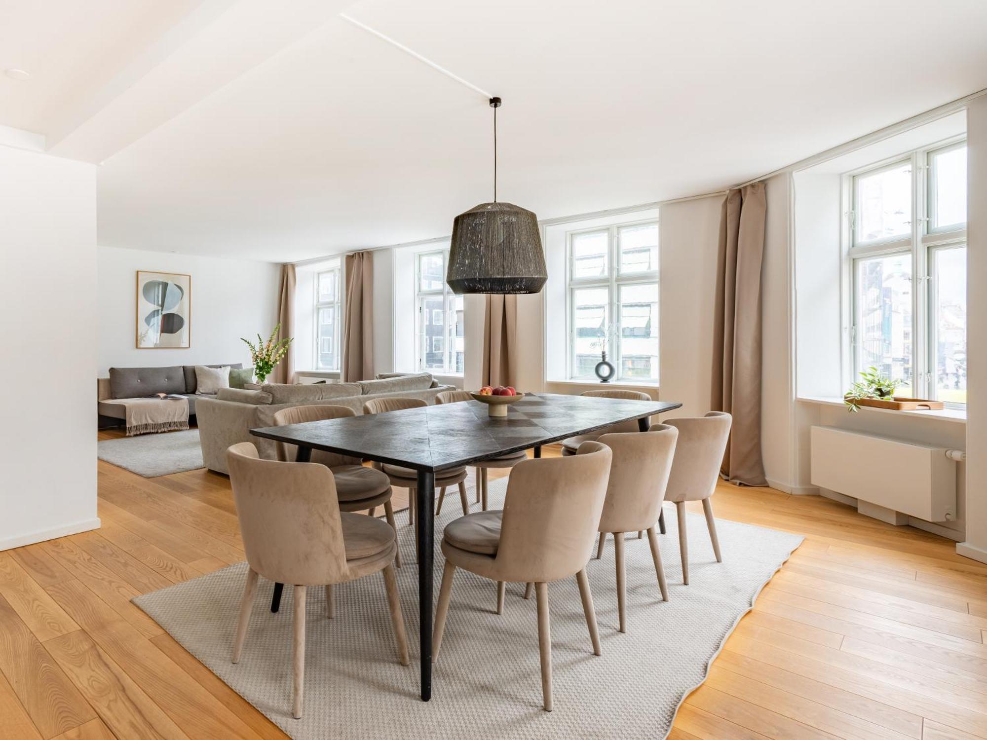Sanders Regent - Popular Three-bedroom Near Square Lejlighed